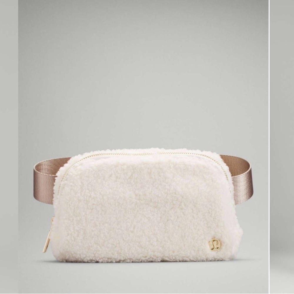Lululemon Everywhere Fleece Belt Bag